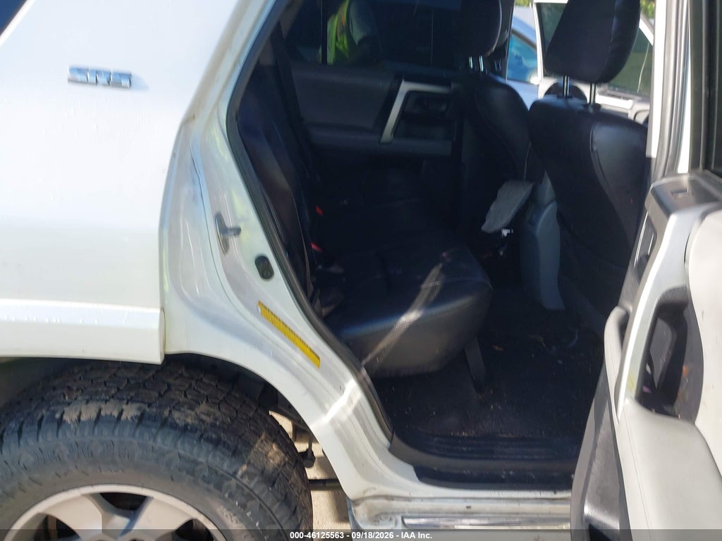 2013 Toyota 4RUNNER SR5 photo 8