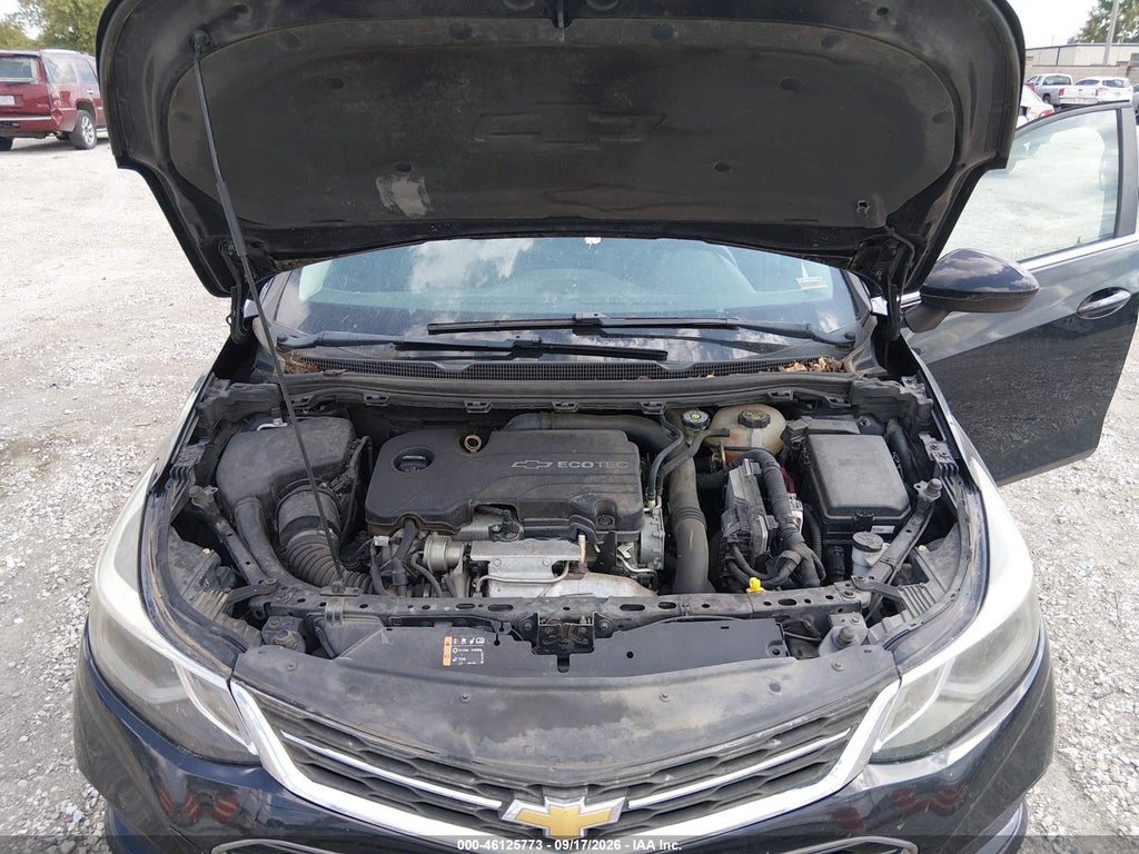 2017 Chevrolet Cruze LT Auto photo 10