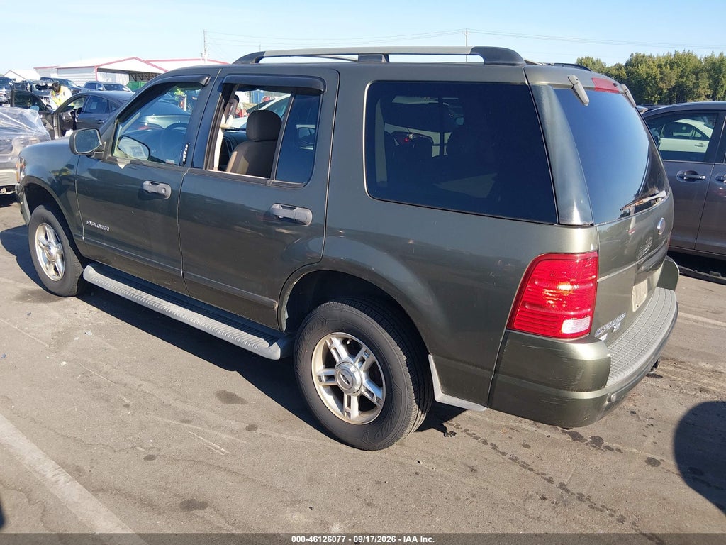 2004 Ford Explorer XLT photo 3