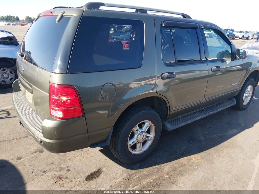 2004 Ford Explorer XLT photo 4