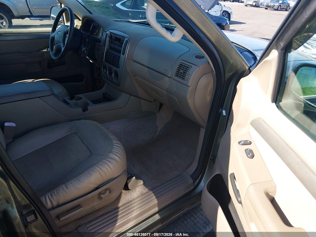 2004 Ford Explorer XLT photo 5