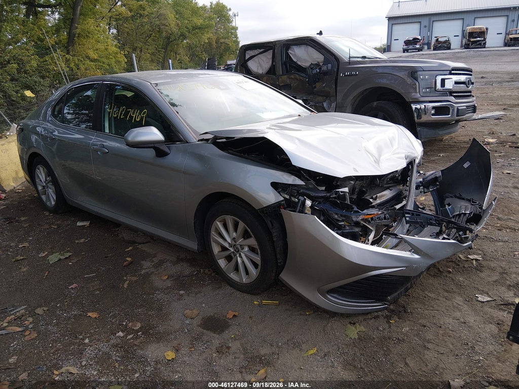 2021 Toyota Camry LE photo 1