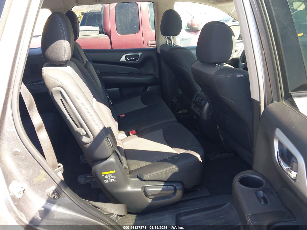 2019 Nissan Pathfinder S photo 8
