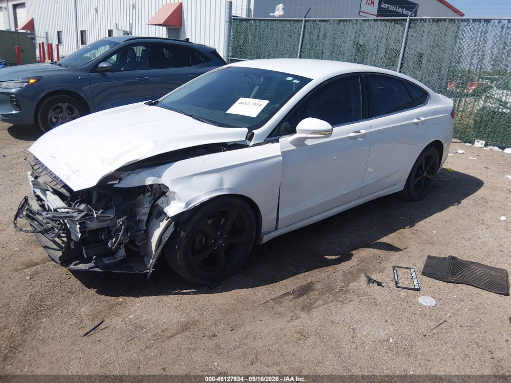 2016 Ford Fusion SE photo 2