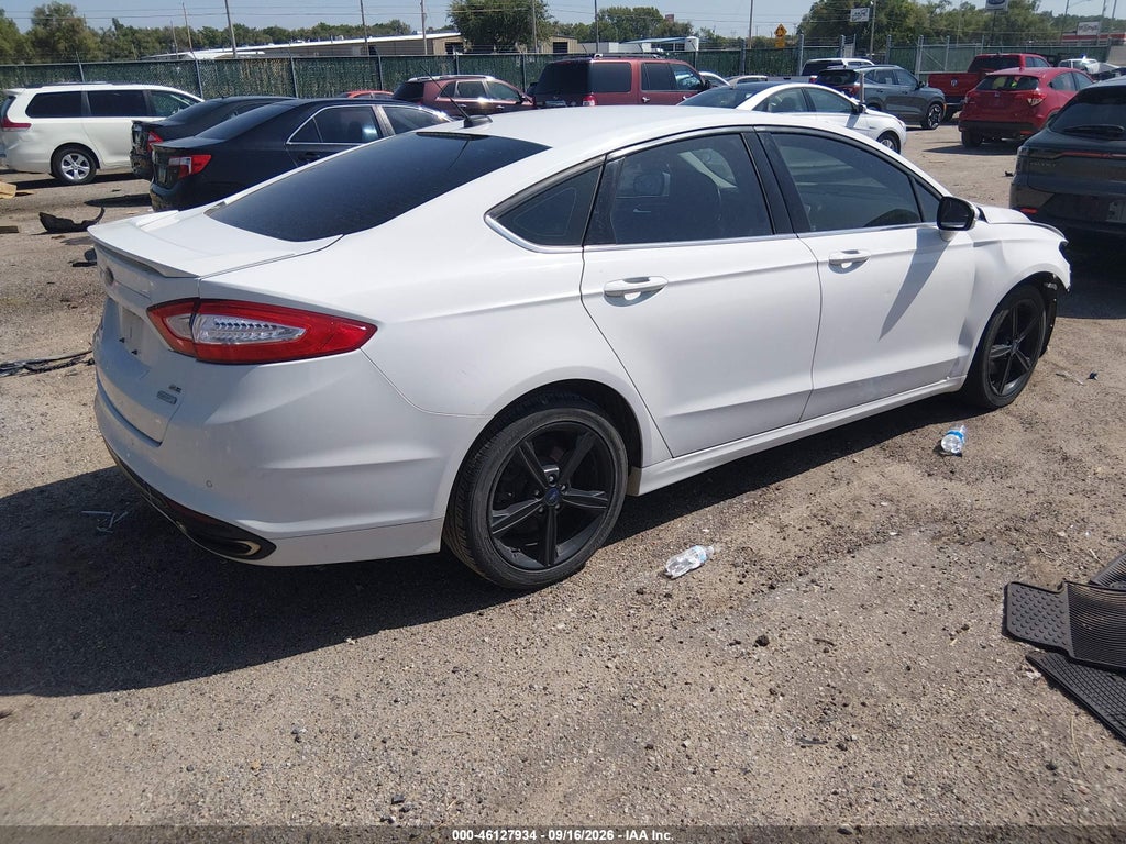 2016 Ford Fusion SE photo 4
