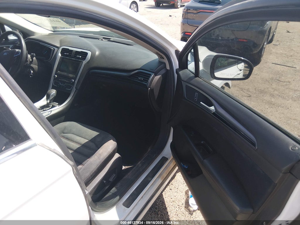 2016 Ford Fusion SE photo 5
