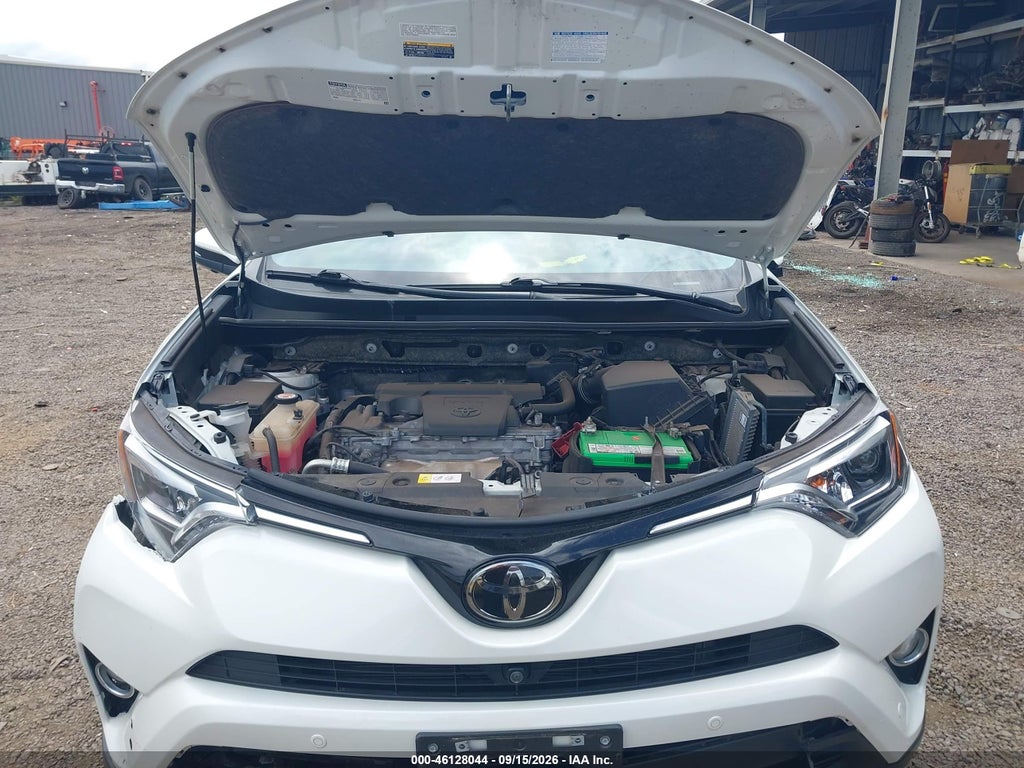 2018 Toyota RAV4 Limited/Platinum photo 10