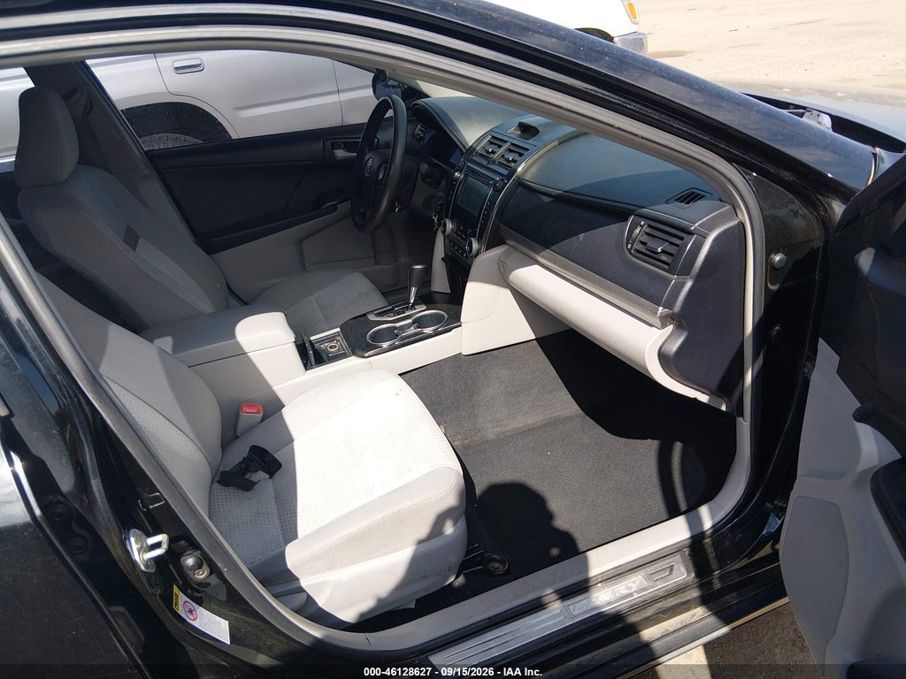 2012 Toyota Camry LE photo 5