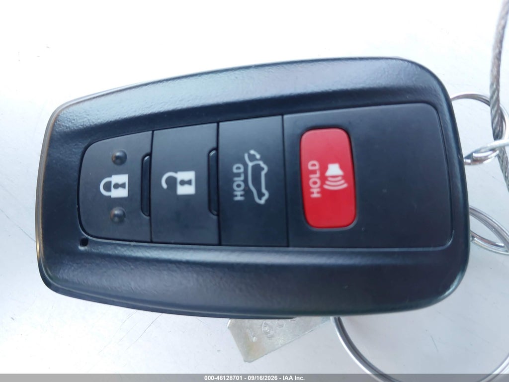 2025 Toyota RAV4 XLE photo 11