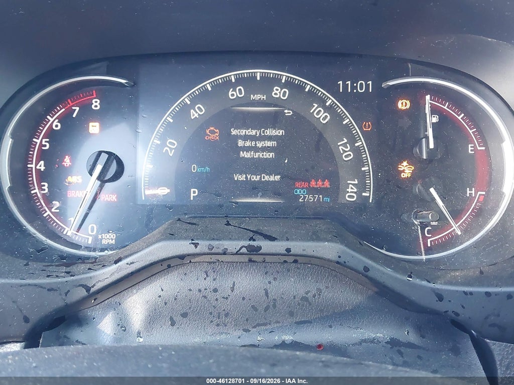 2025 Toyota RAV4 XLE photo 7