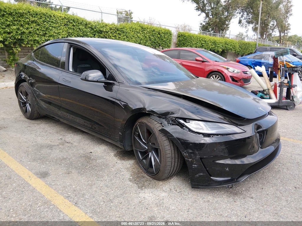 TESLA MODEL 3 2024