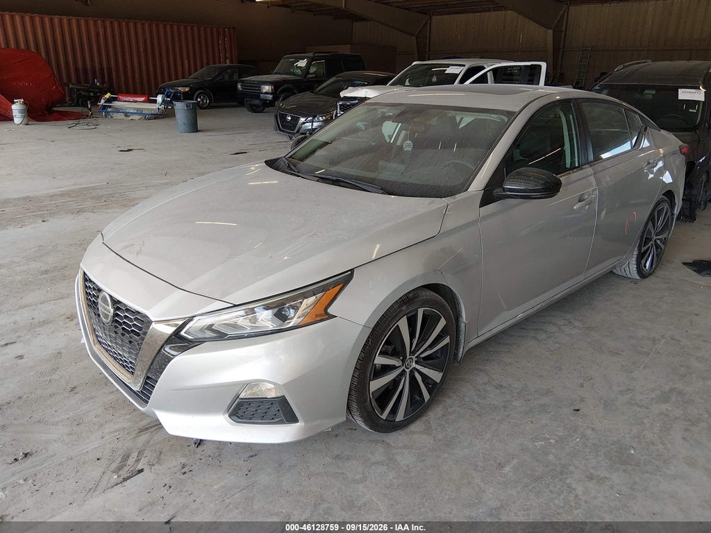 2020 Nissan Altima SR VC-Turbo FWD photo 2