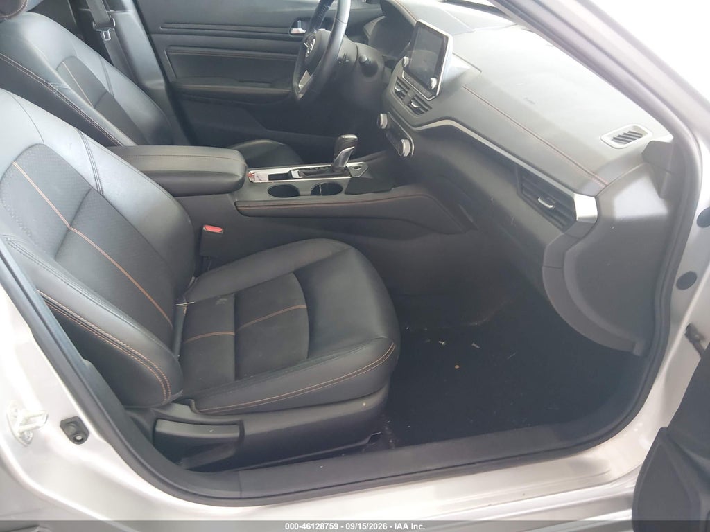 2020 Nissan Altima SR VC-Turbo FWD photo 5