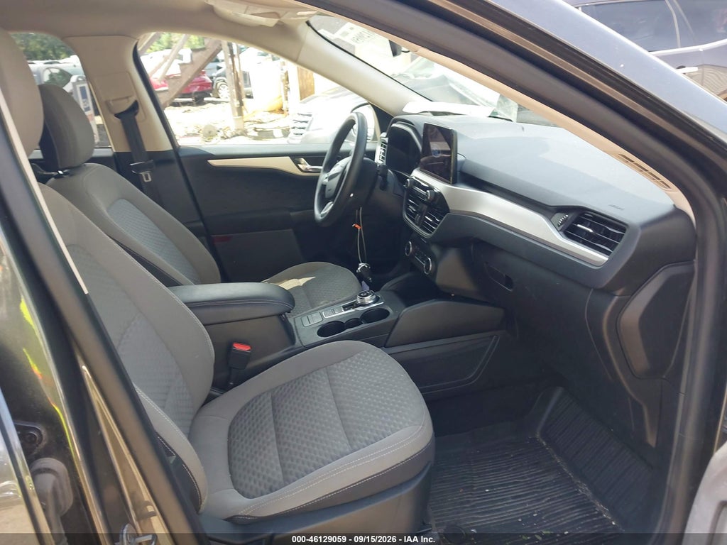 2020 Ford Escape SE photo 5