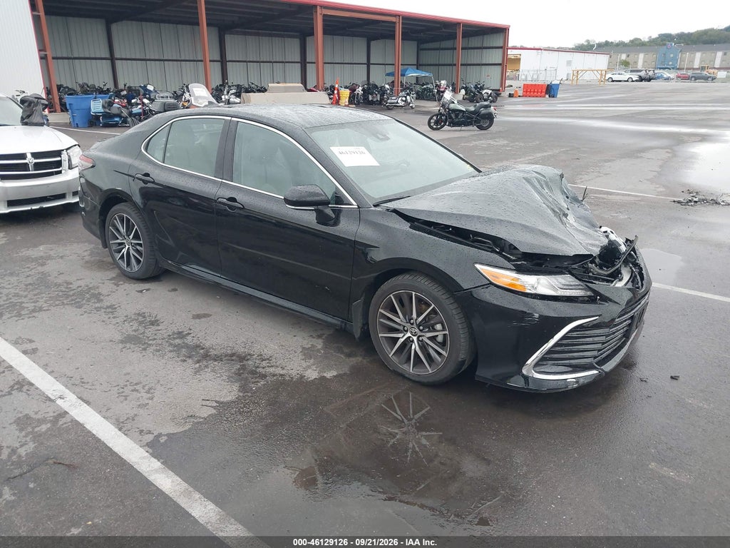 TOYOTA CAMRY 2021
