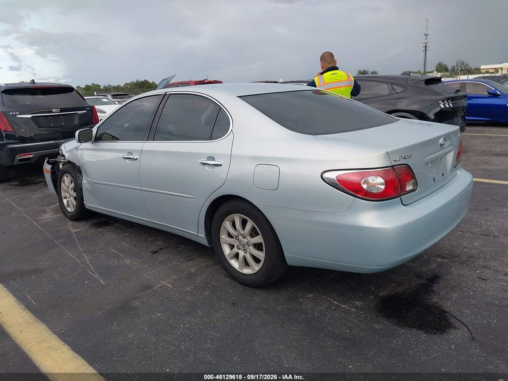 2004 Lexus ES 330 photo 3