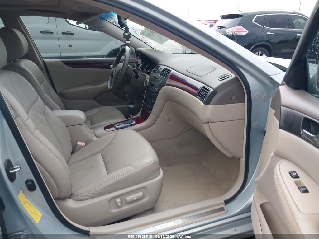 2004 Lexus ES 330 photo 5