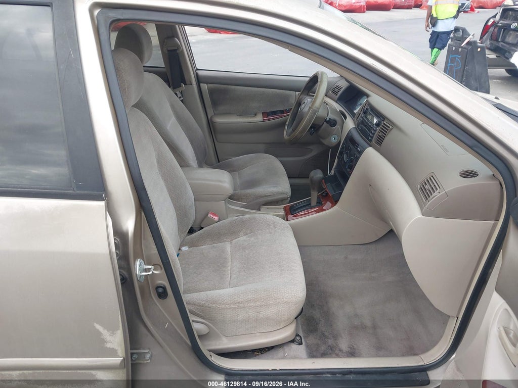 2004 Toyota Corolla LE photo 5