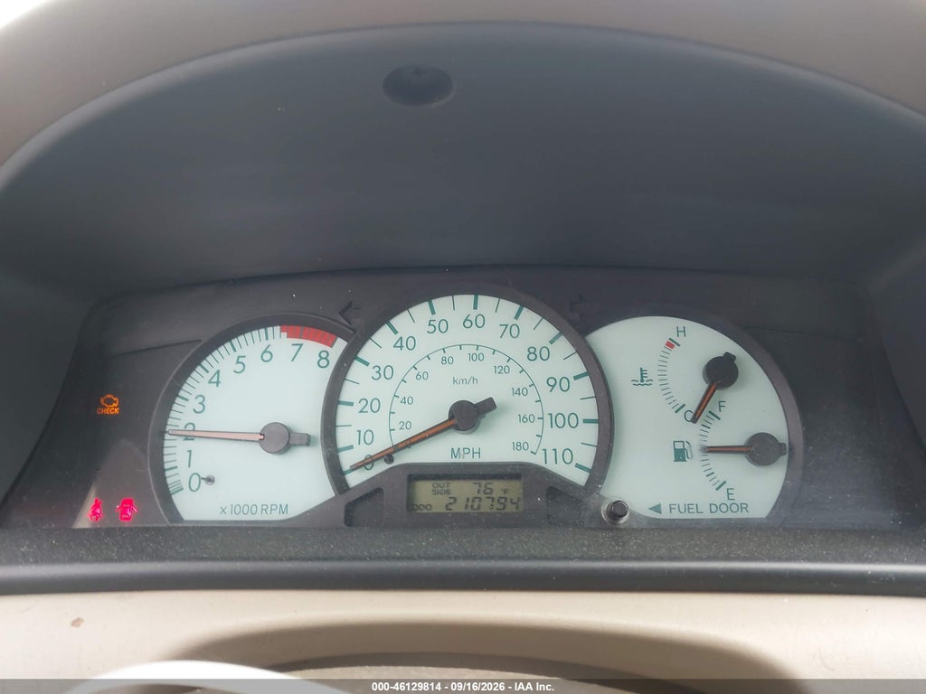 2004 Toyota Corolla LE photo 7