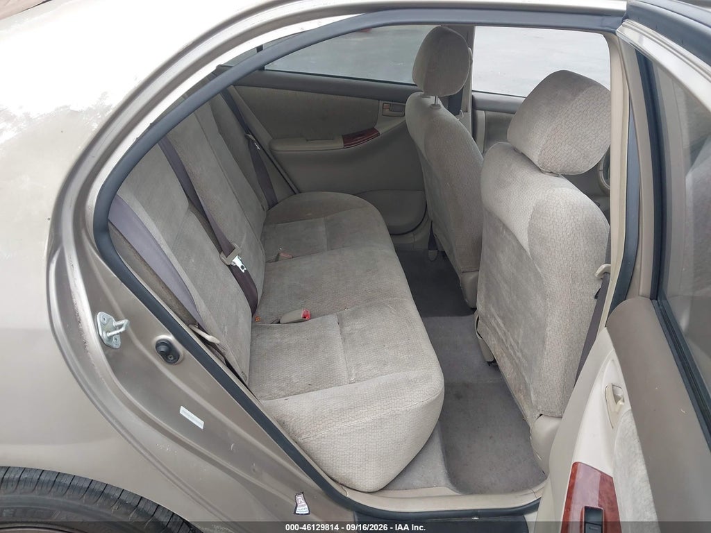 2004 Toyota Corolla LE photo 8