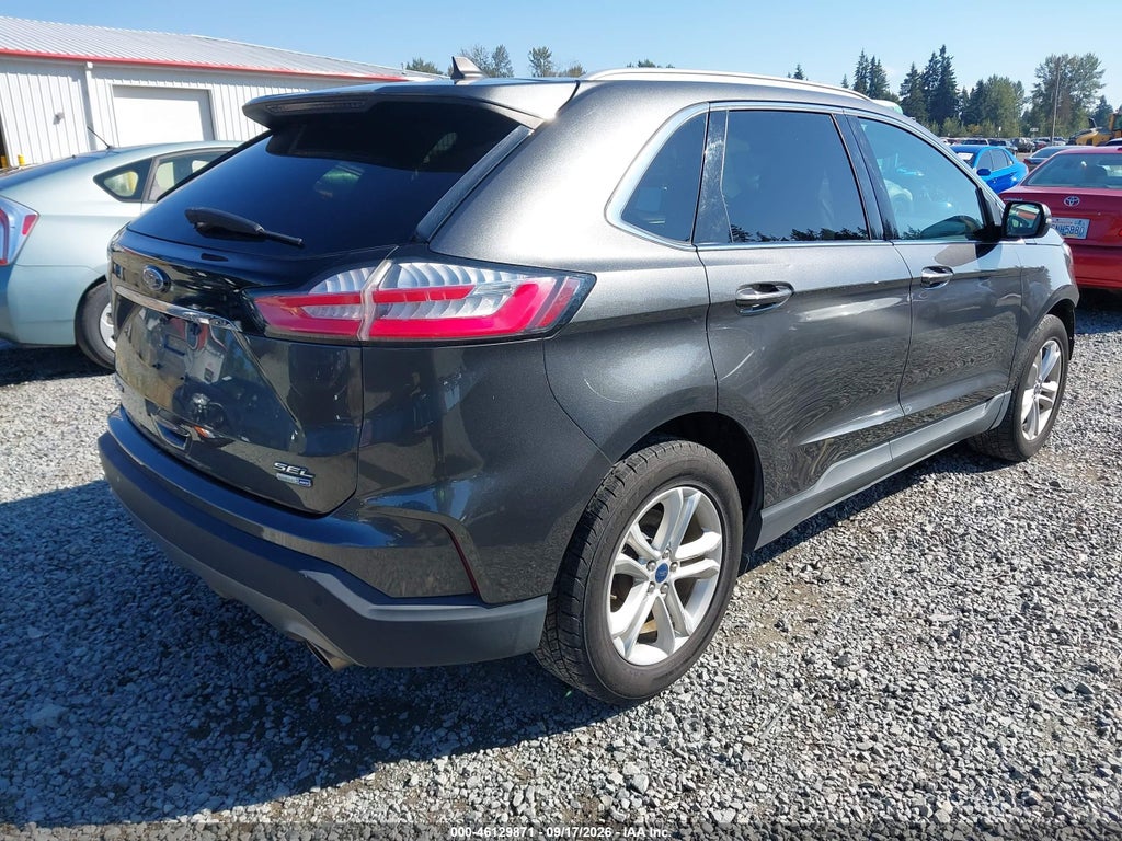 2020 Ford Edge SEL photo 4