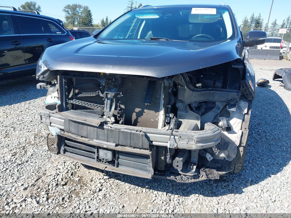 2020 Ford Edge SEL photo 6