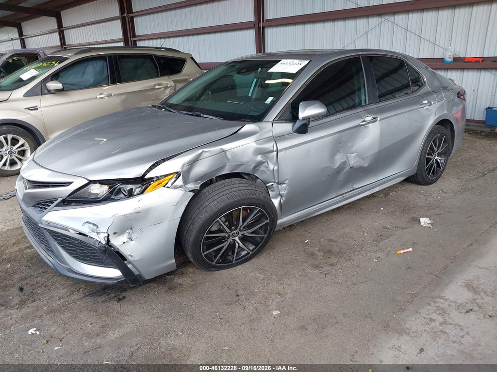 2021 Toyota Camry SE photo 2