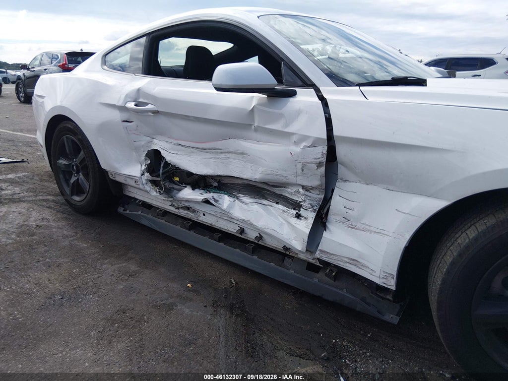 2015 Ford Mustang V6 photo 6