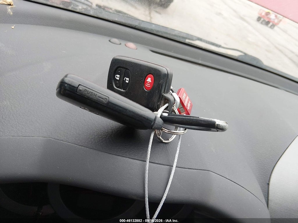 2011 Toyota RAV4 Limited V6 photo 11