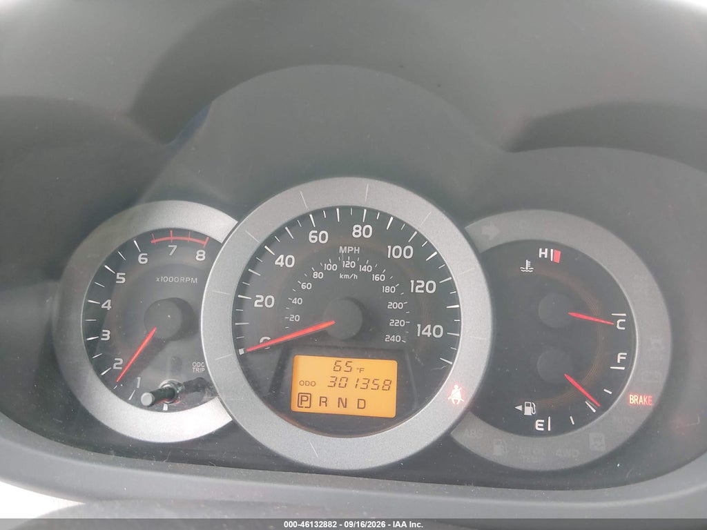 2011 Toyota RAV4 Limited V6 photo 7