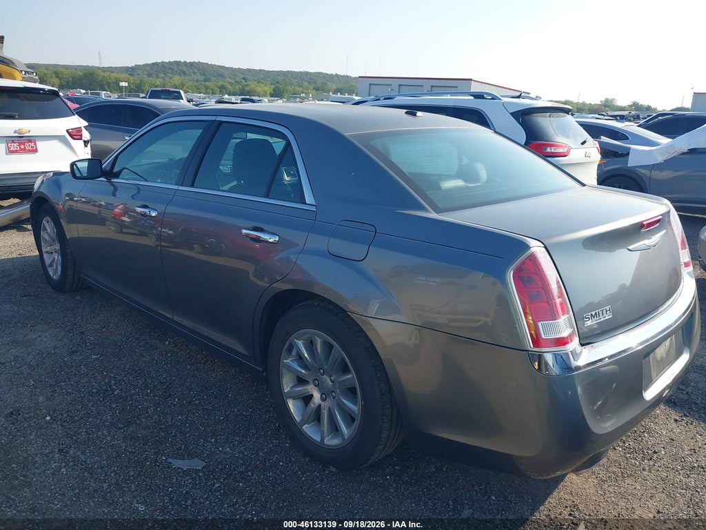 2012 Chrysler 300 Limited photo 3