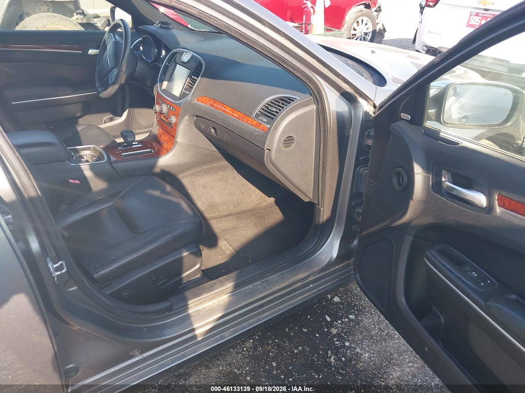 2012 Chrysler 300 Limited photo 5