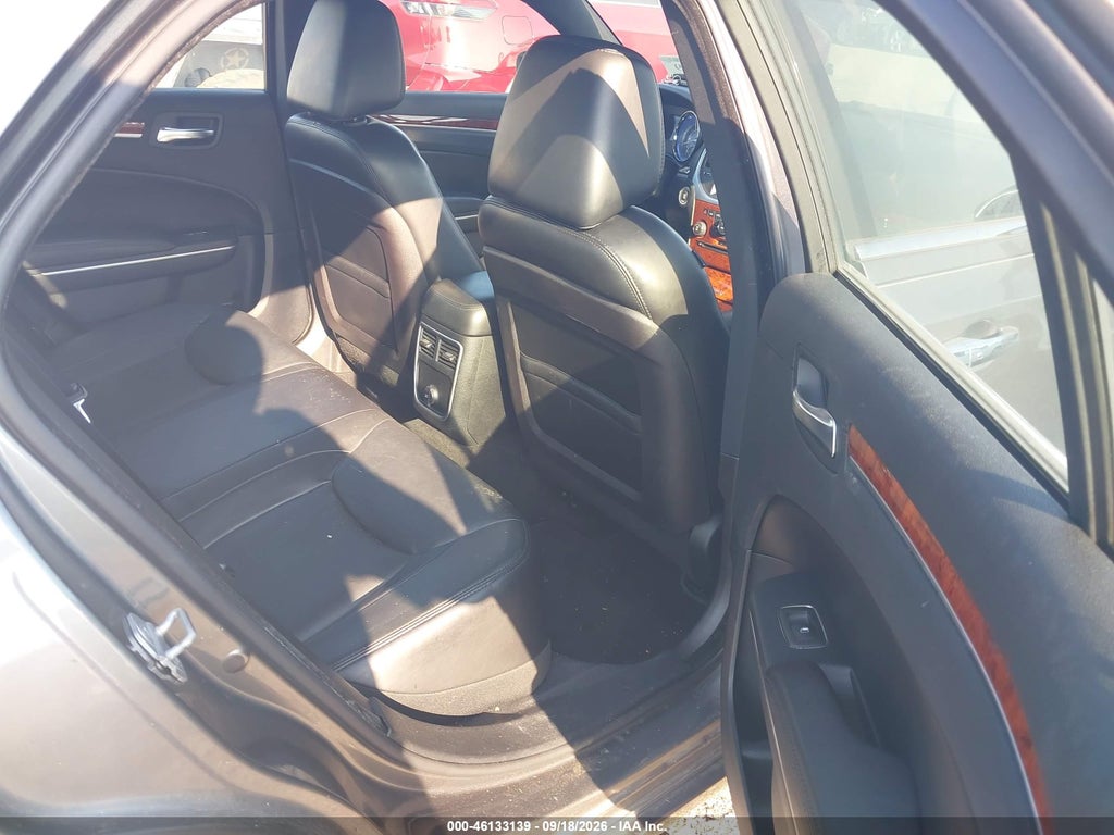 2012 Chrysler 300 Limited photo 8