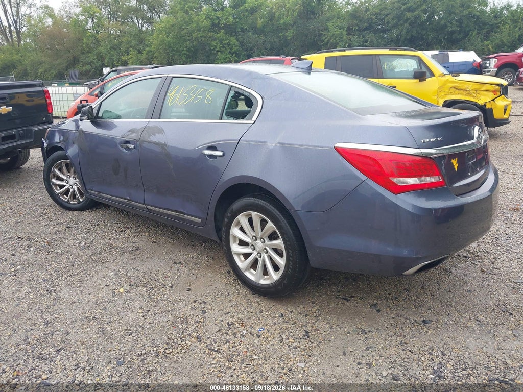 2015 Buick Lacrosse photo 3