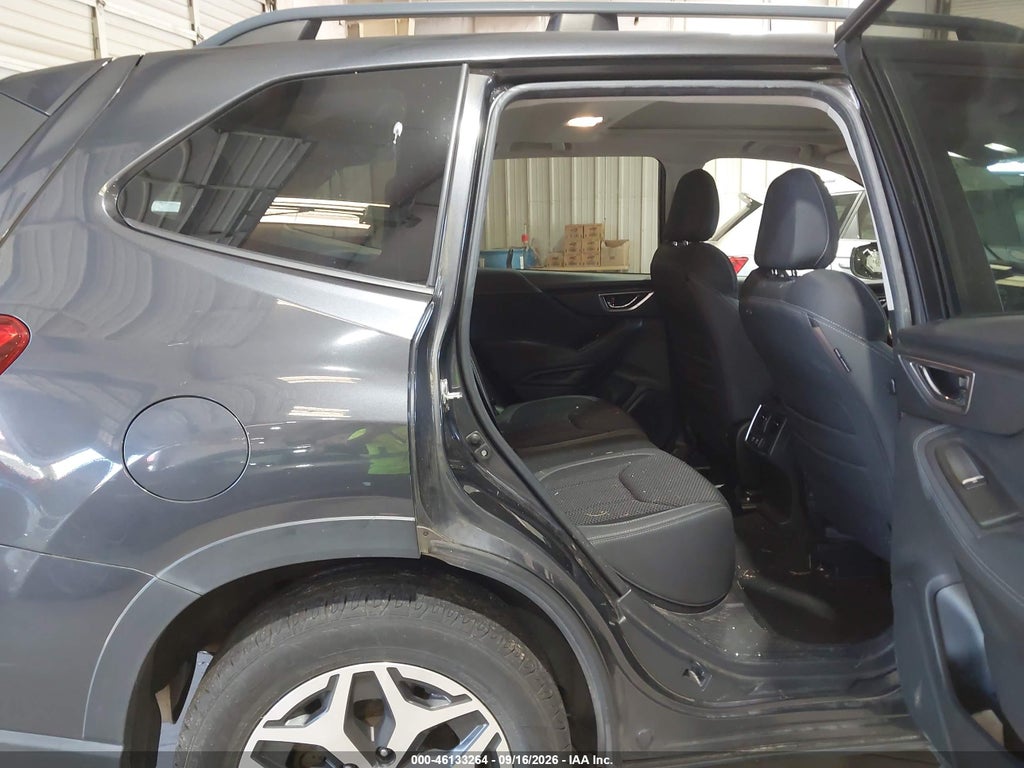 2019 Subaru Forester Premium photo 8