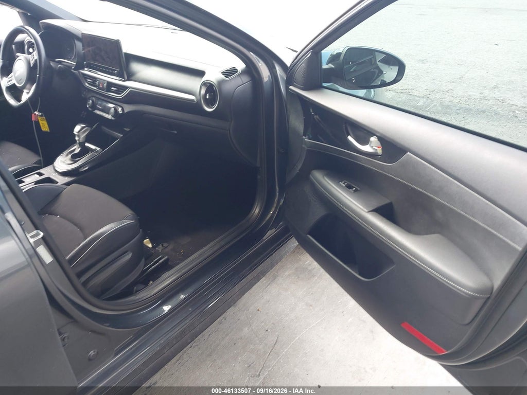 2023 Kia Forte GT-Line photo 5