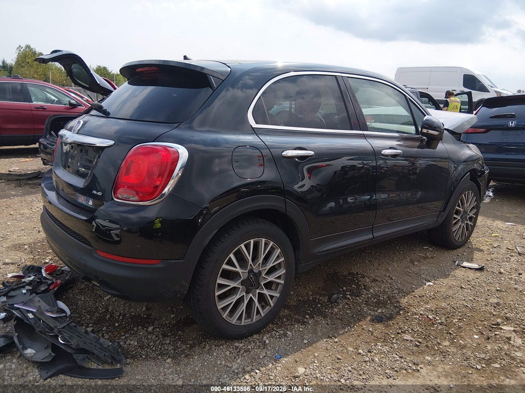 2017 Fiat 500X Lounge AWD photo 4