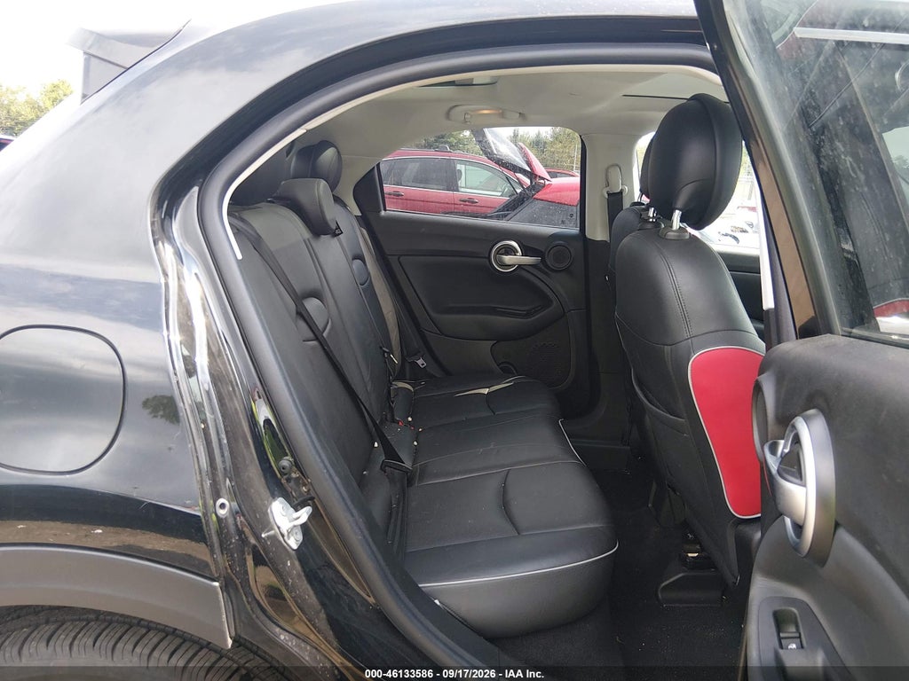 2017 Fiat 500X Lounge AWD photo 8