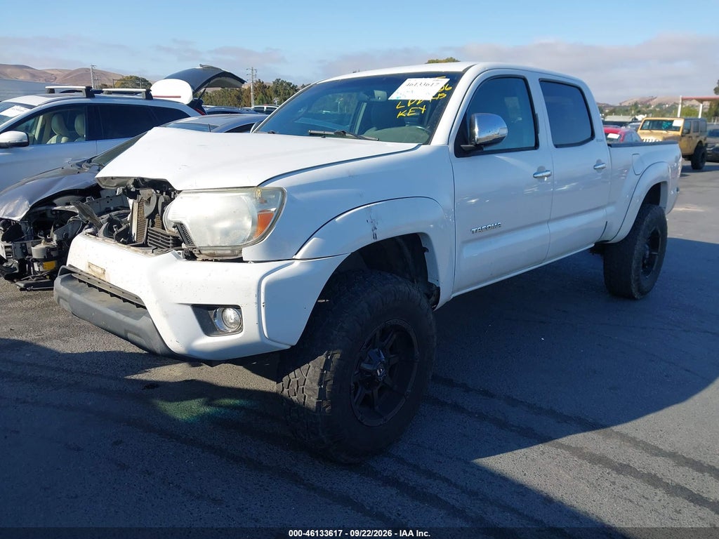 2013 Toyota Tacoma Base V6 photo 2