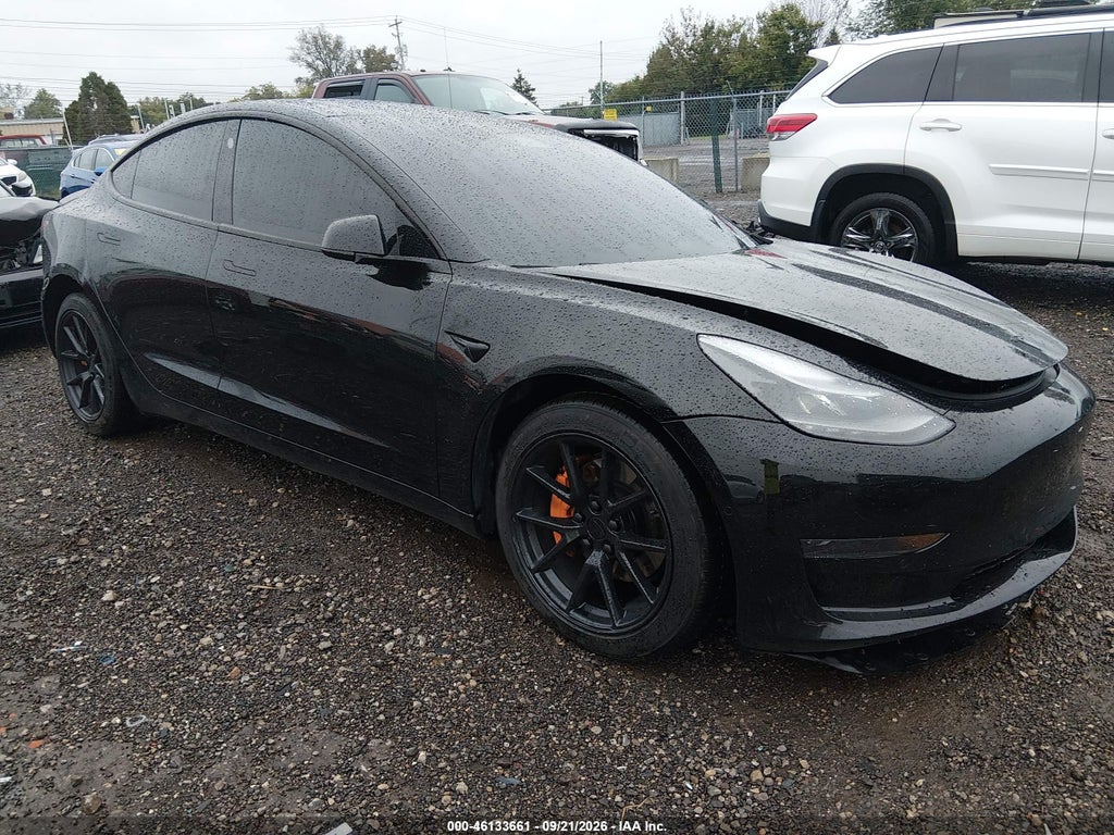 TESLA MODEL 3 2022