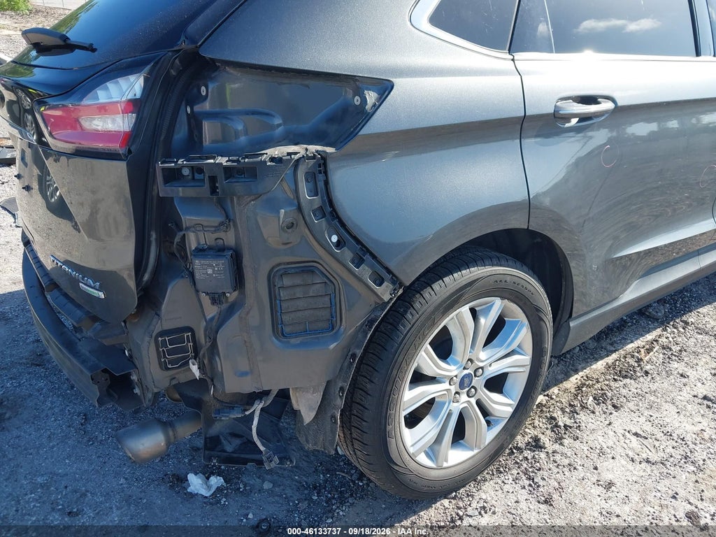 2020 Ford Edge Titanium photo 6