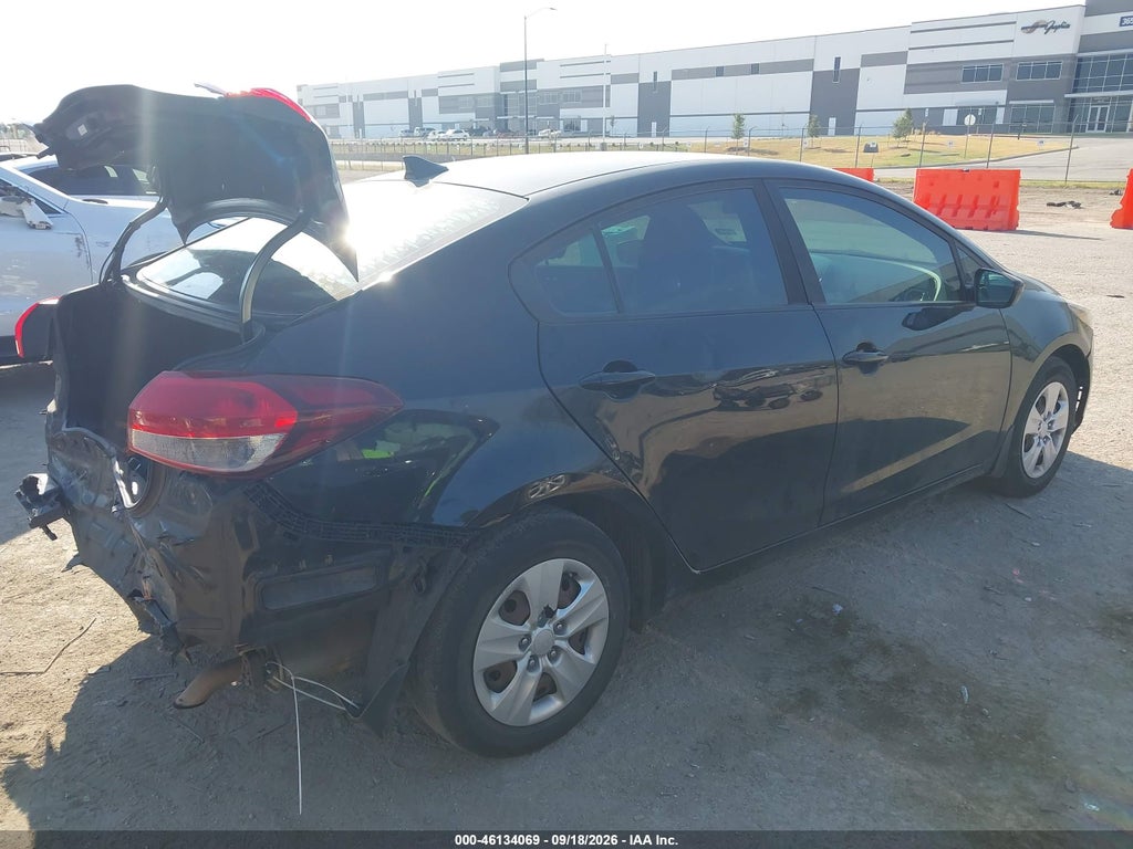 2018 Kia Forte LX photo 4