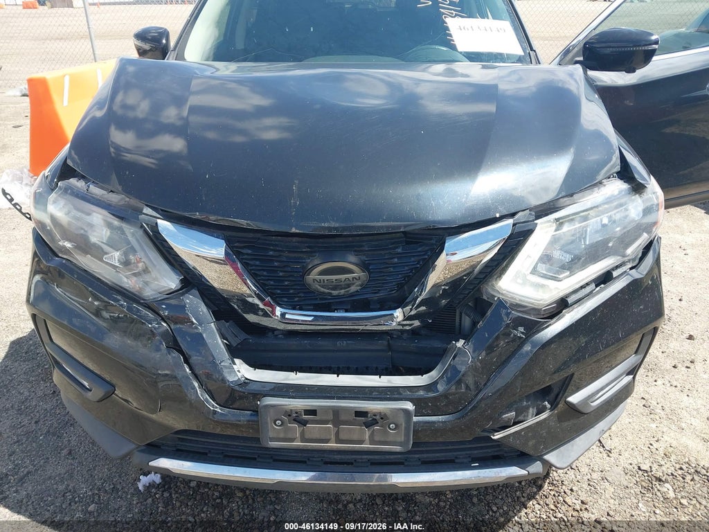 2018 Nissan Rogue SV photo 6