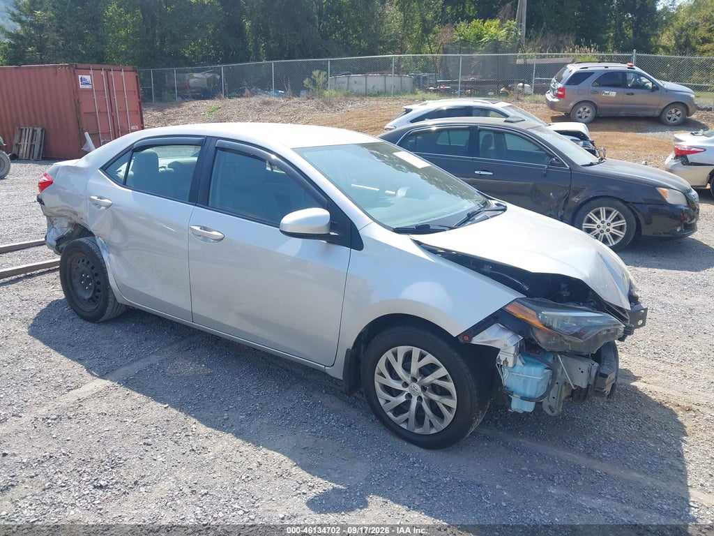 2019 Toyota Corolla LE photo 1
