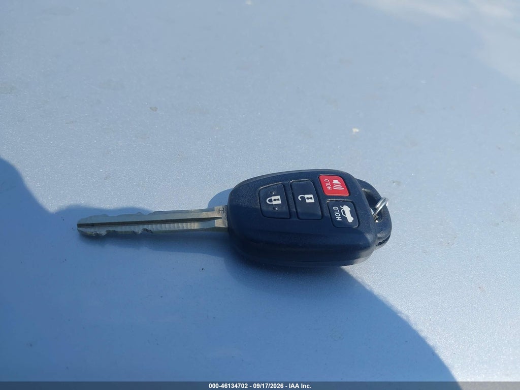 2019 Toyota Corolla LE photo 11