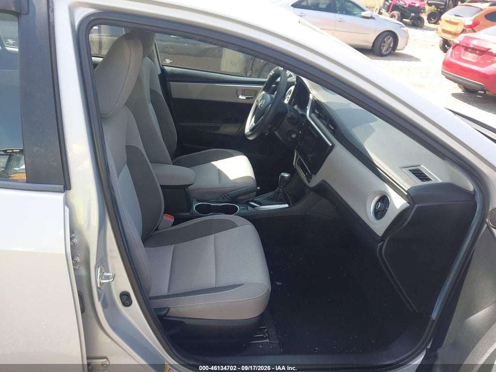 2019 Toyota Corolla LE photo 5