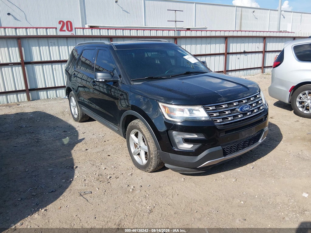 2017 Ford Explorer XLT photo 1