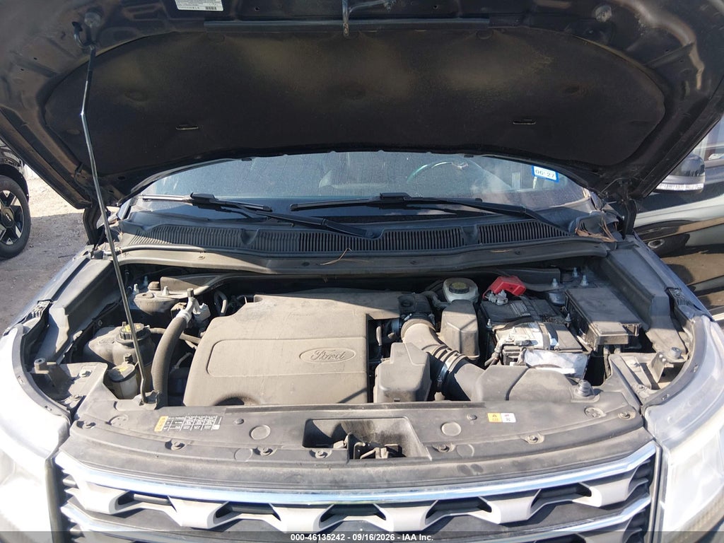 2017 Ford Explorer XLT photo 10