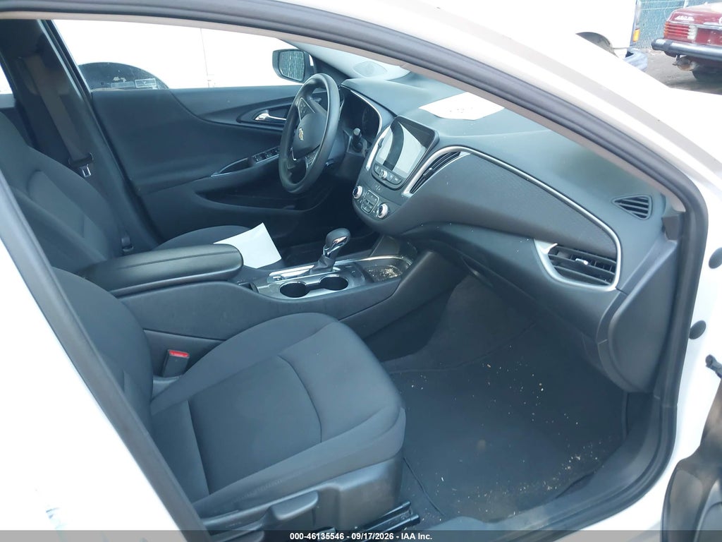 2022 Chevrolet Malibu FWD LT photo 5