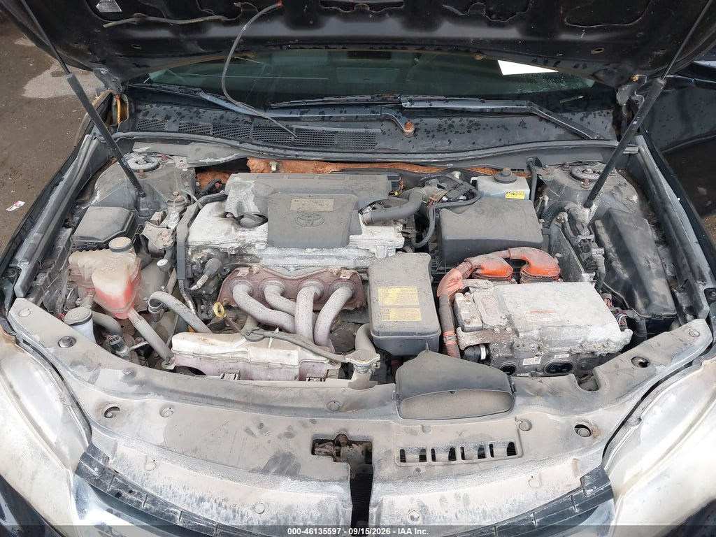 2015 Toyota Camry Hybrid LE photo 10